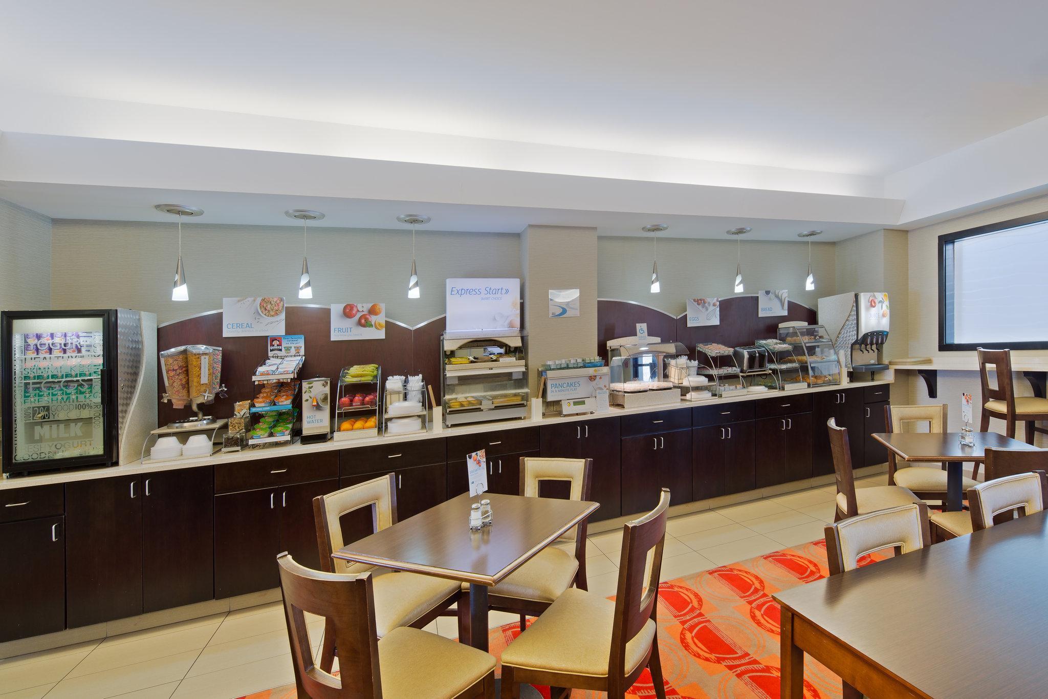 Holiday Inn Express Harrisburg I-81 - Hershey By Ihg Manadahill Экстерьер фото