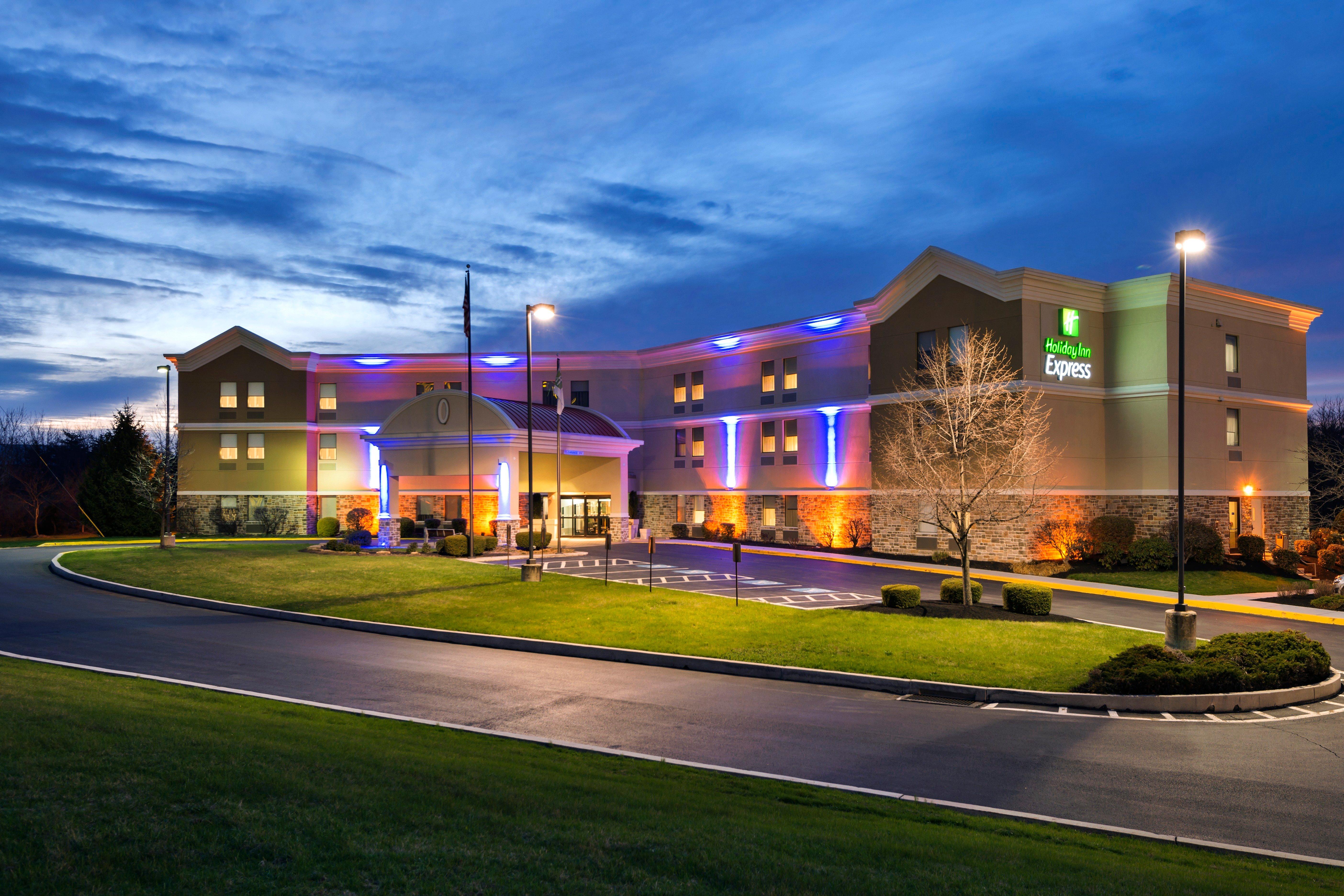 Holiday Inn Express Harrisburg I-81 - Hershey By Ihg Manadahill Экстерьер фото