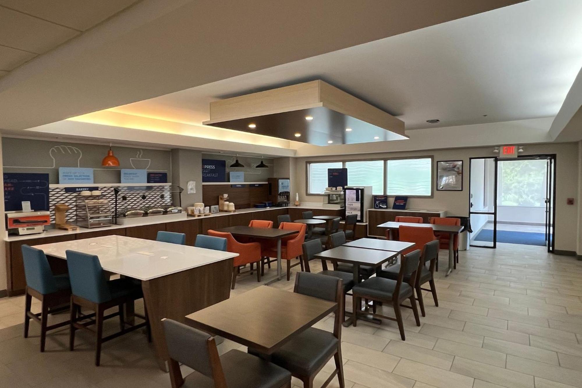 Holiday Inn Express Harrisburg I-81 - Hershey By Ihg Manadahill Экстерьер фото