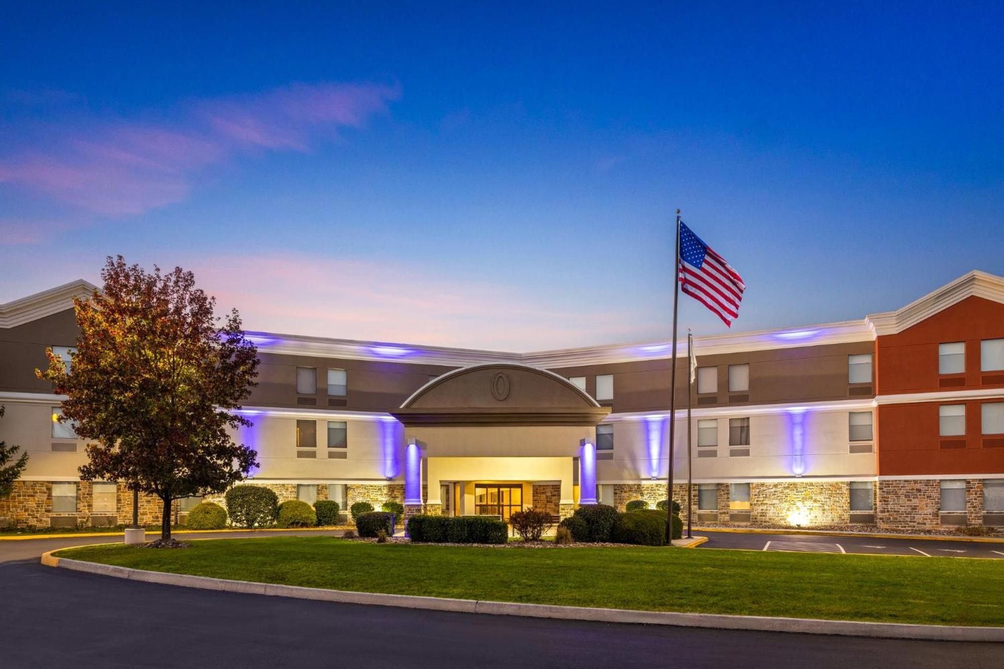 Holiday Inn Express Harrisburg I-81 - Hershey By Ihg Manadahill Экстерьер фото