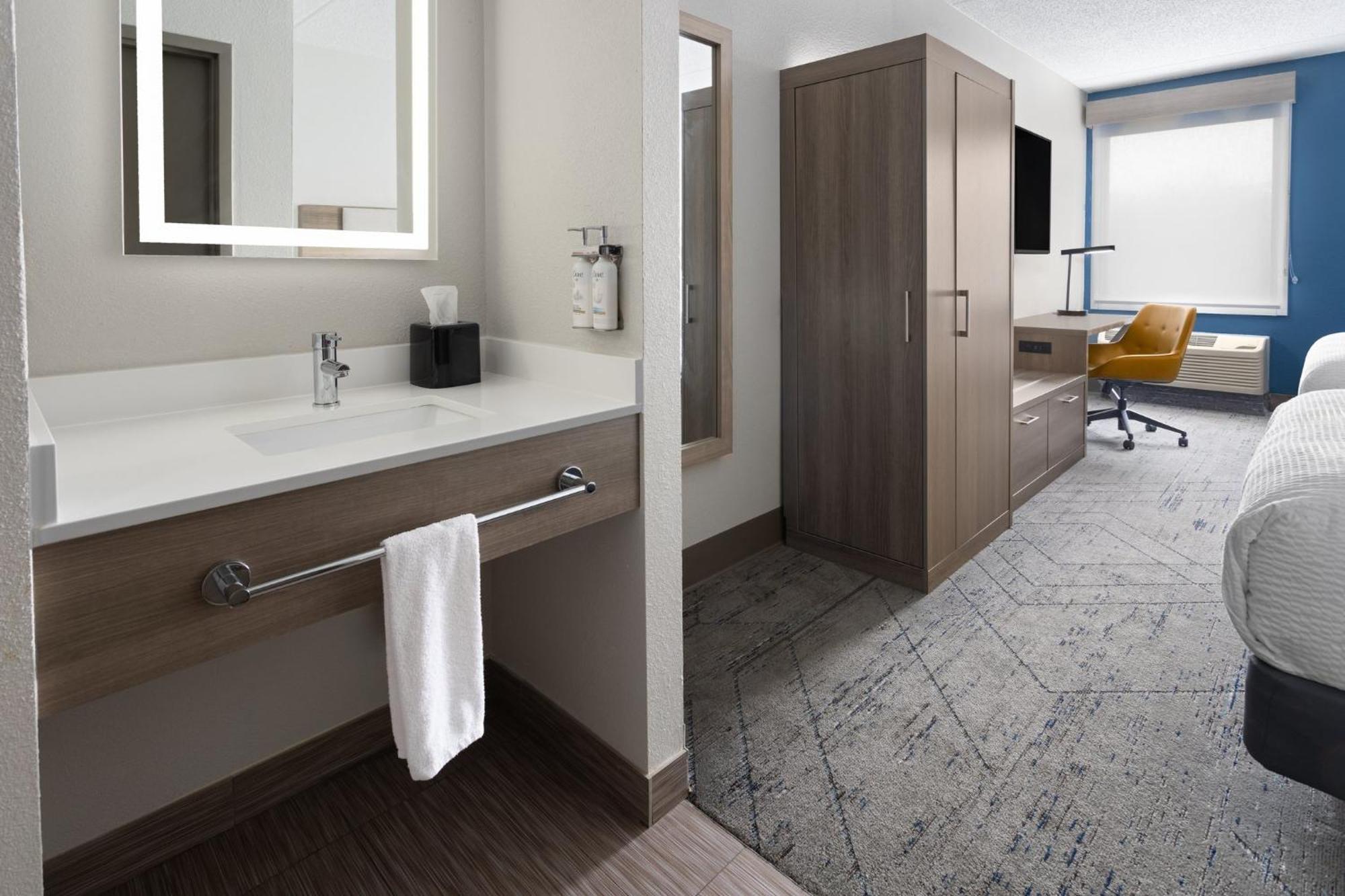 Holiday Inn Express Harrisburg I-81 - Hershey By Ihg Manadahill Экстерьер фото