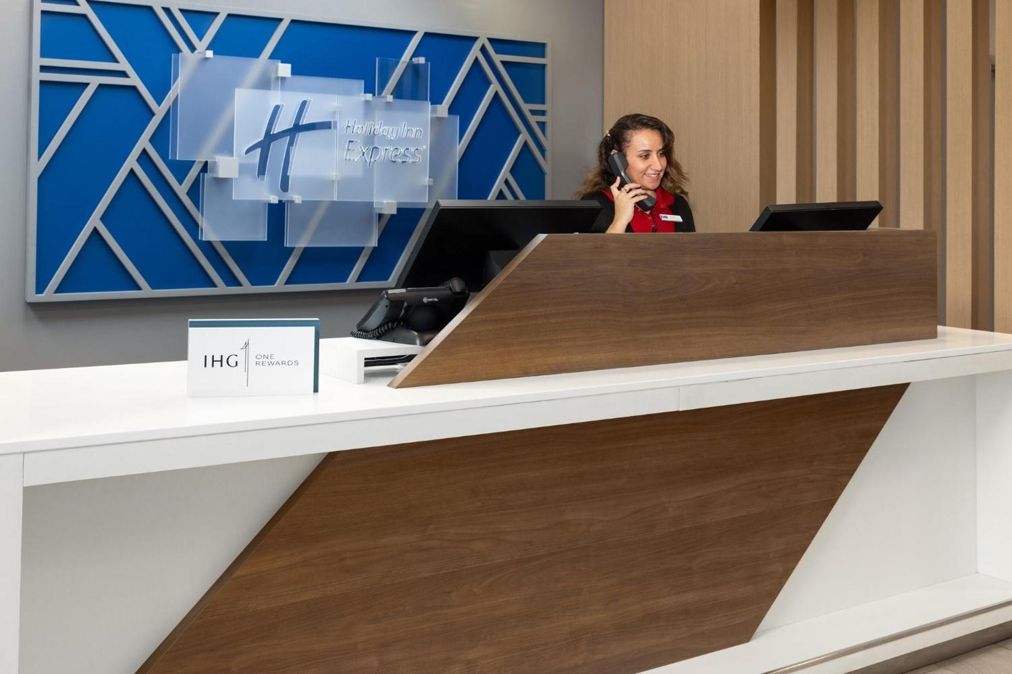 Holiday Inn Express Harrisburg I-81 - Hershey By Ihg Manadahill Экстерьер фото