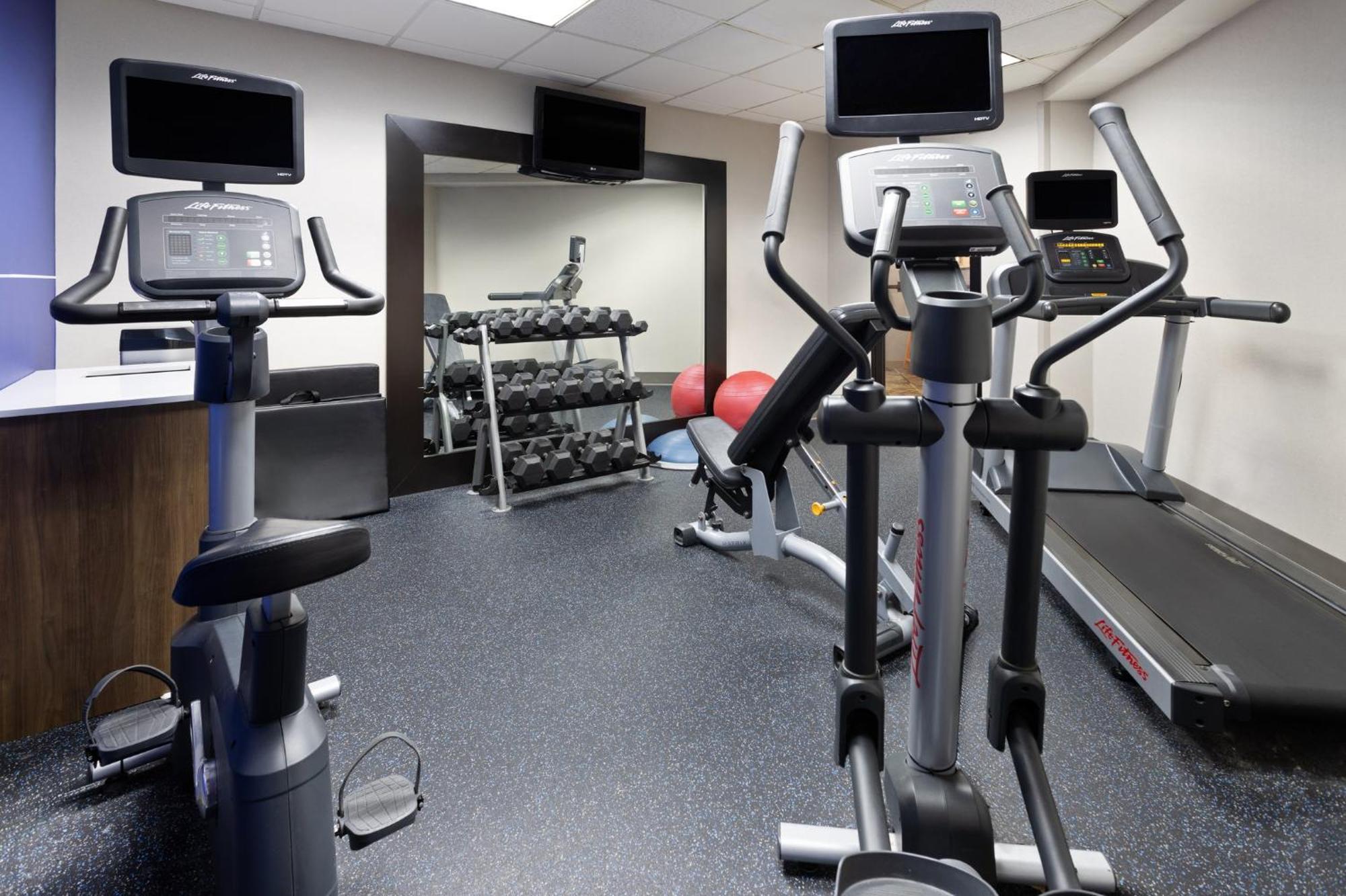 Holiday Inn Express Harrisburg I-81 - Hershey By Ihg Manadahill Экстерьер фото